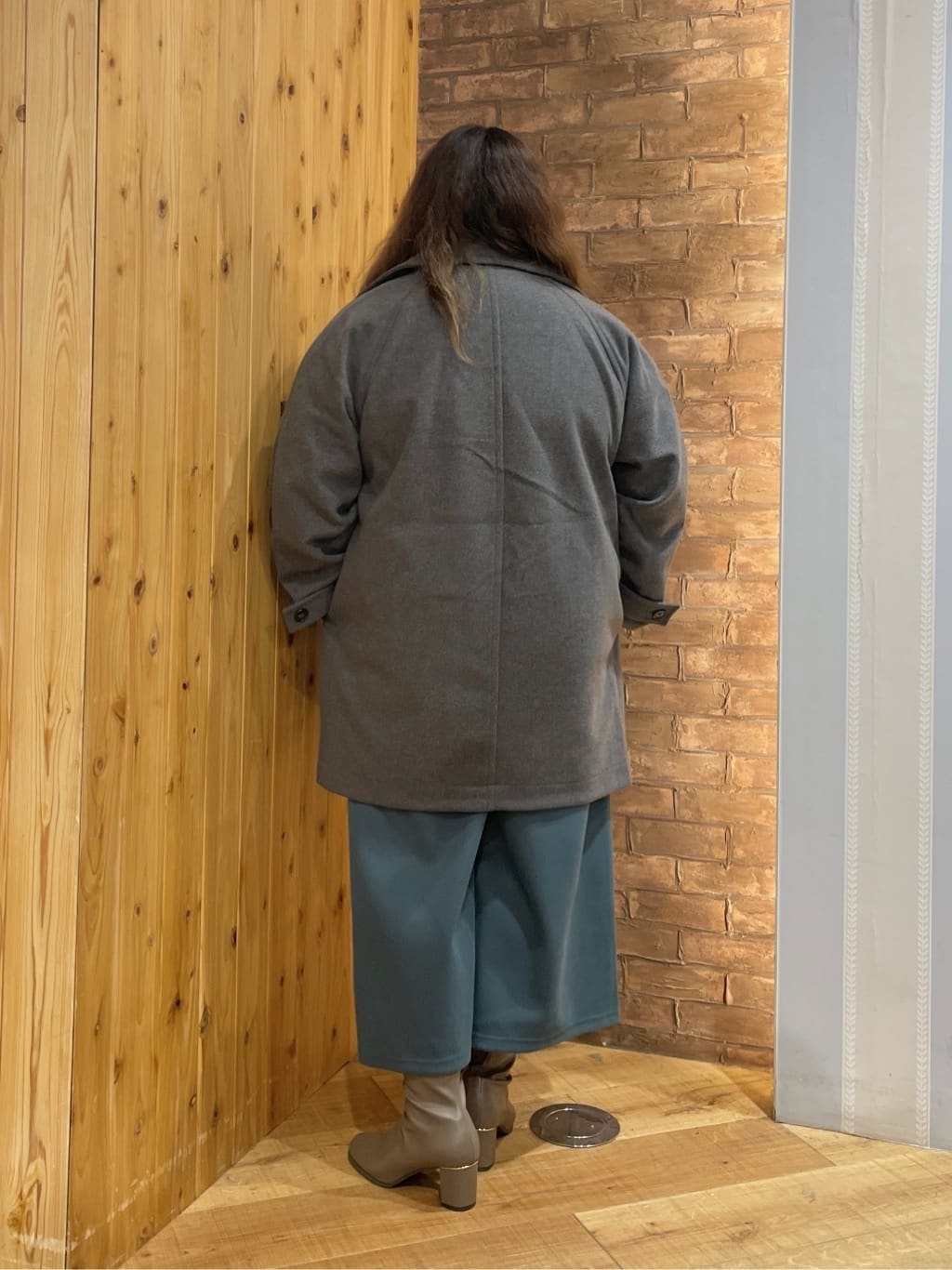 Risaさんの「SHOO･LA･RUE｜【洗濯機可】美脚見え あったか圧縮ニット ガウチョパンツ」を使ったコーディネート