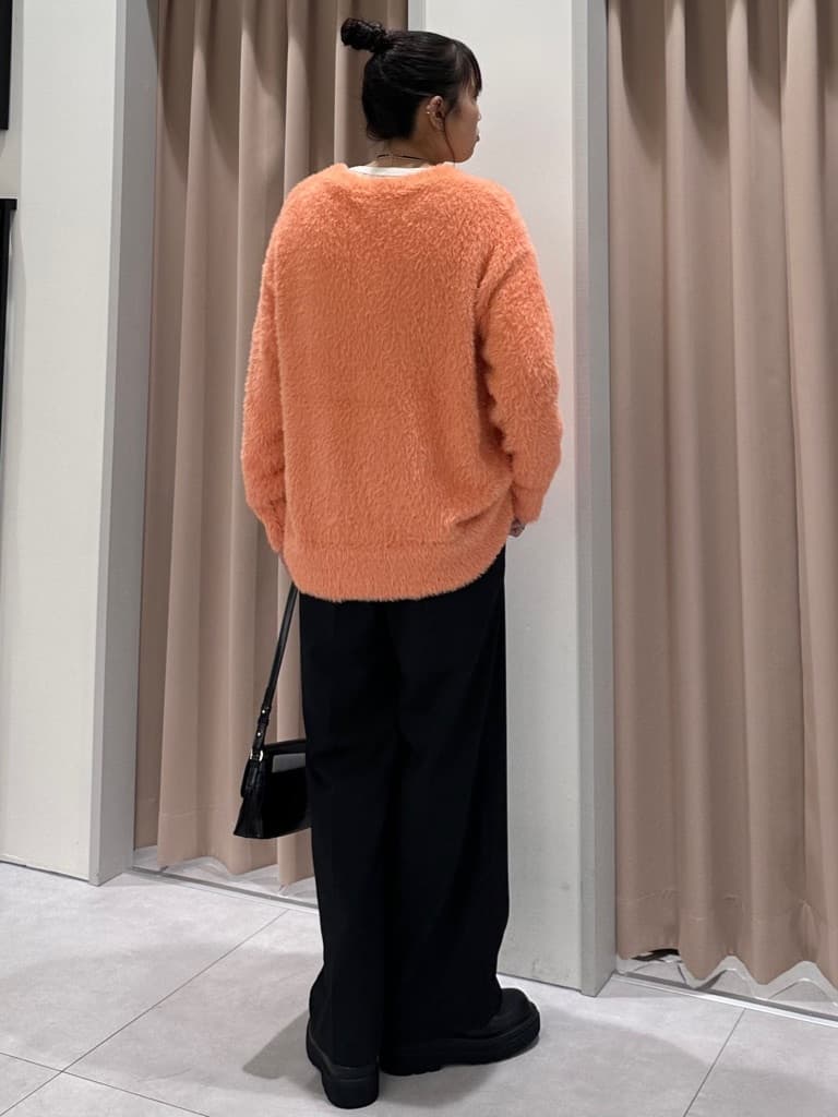 cottonさんの「THE SHOP TK｜【ふわふわあったか】フェザーカーディガン」を使ったコーディネート