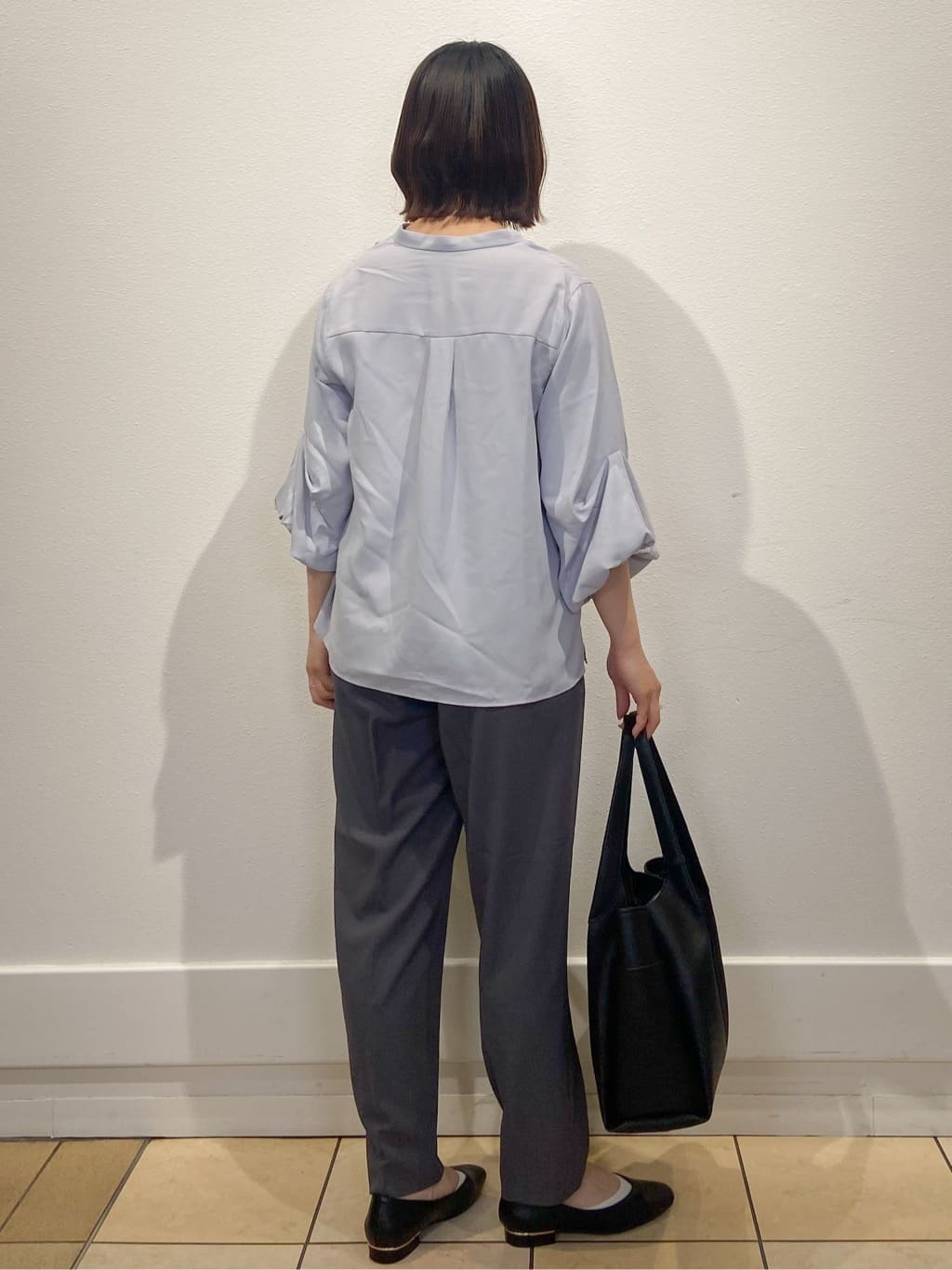 kimiさんの「index｜スキッパーバルーンスリーブブラウス【洗濯機洗い可／イージーアイロン】」を使ったコーディネート