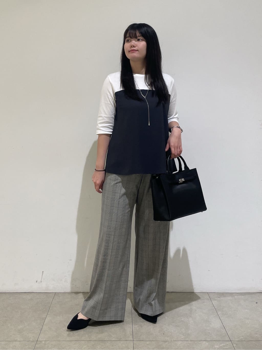 emikaさんの「INDIVI｜【褒められパンツ】ワンタックワイドパンツ」を使ったコーディネート