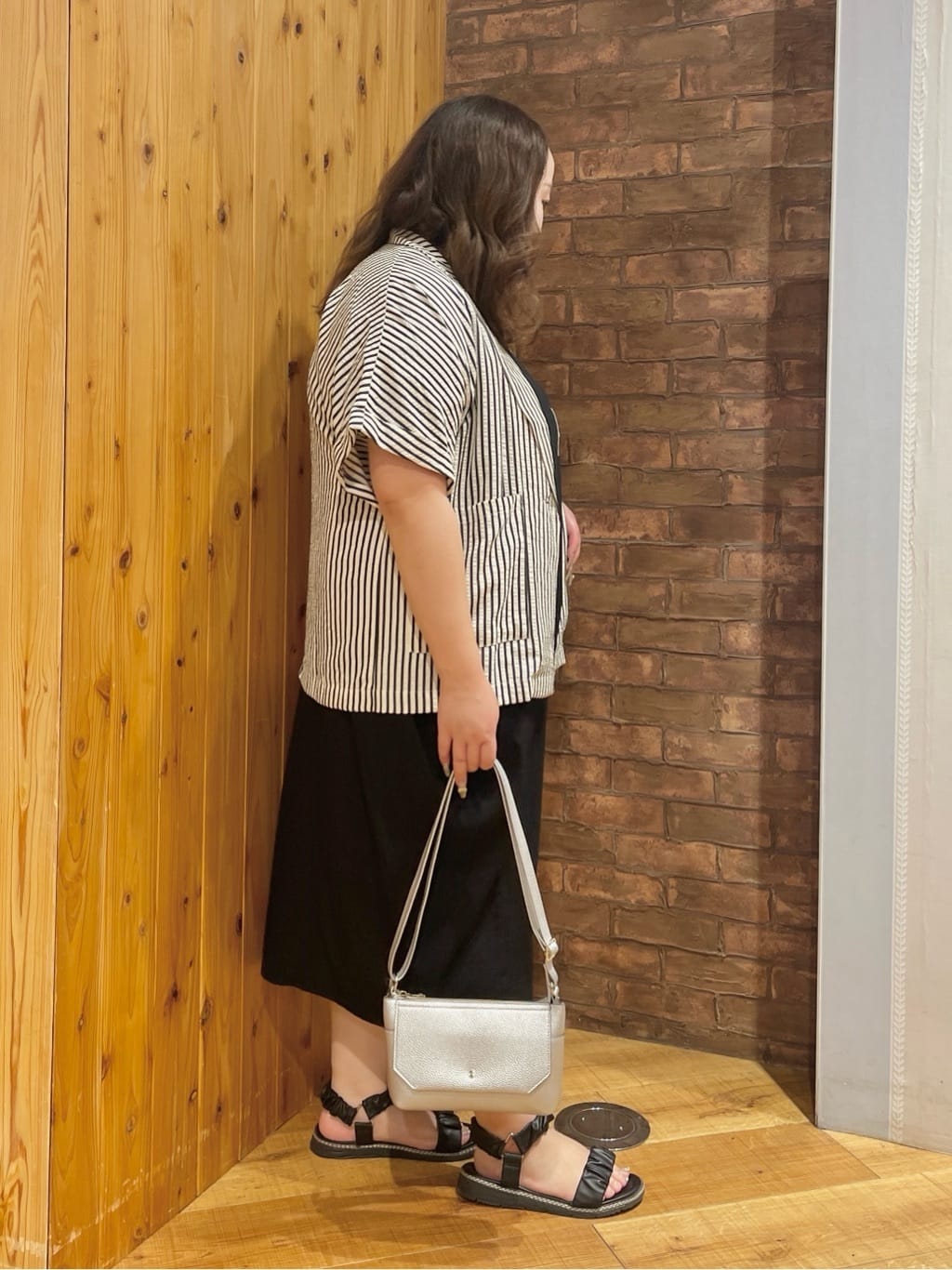 Risaさんの「SHOO･LA･RUE｜【S-LL】楽にサマ見え コクーンシルエットの涼やかワンピース」を使ったコーディネート