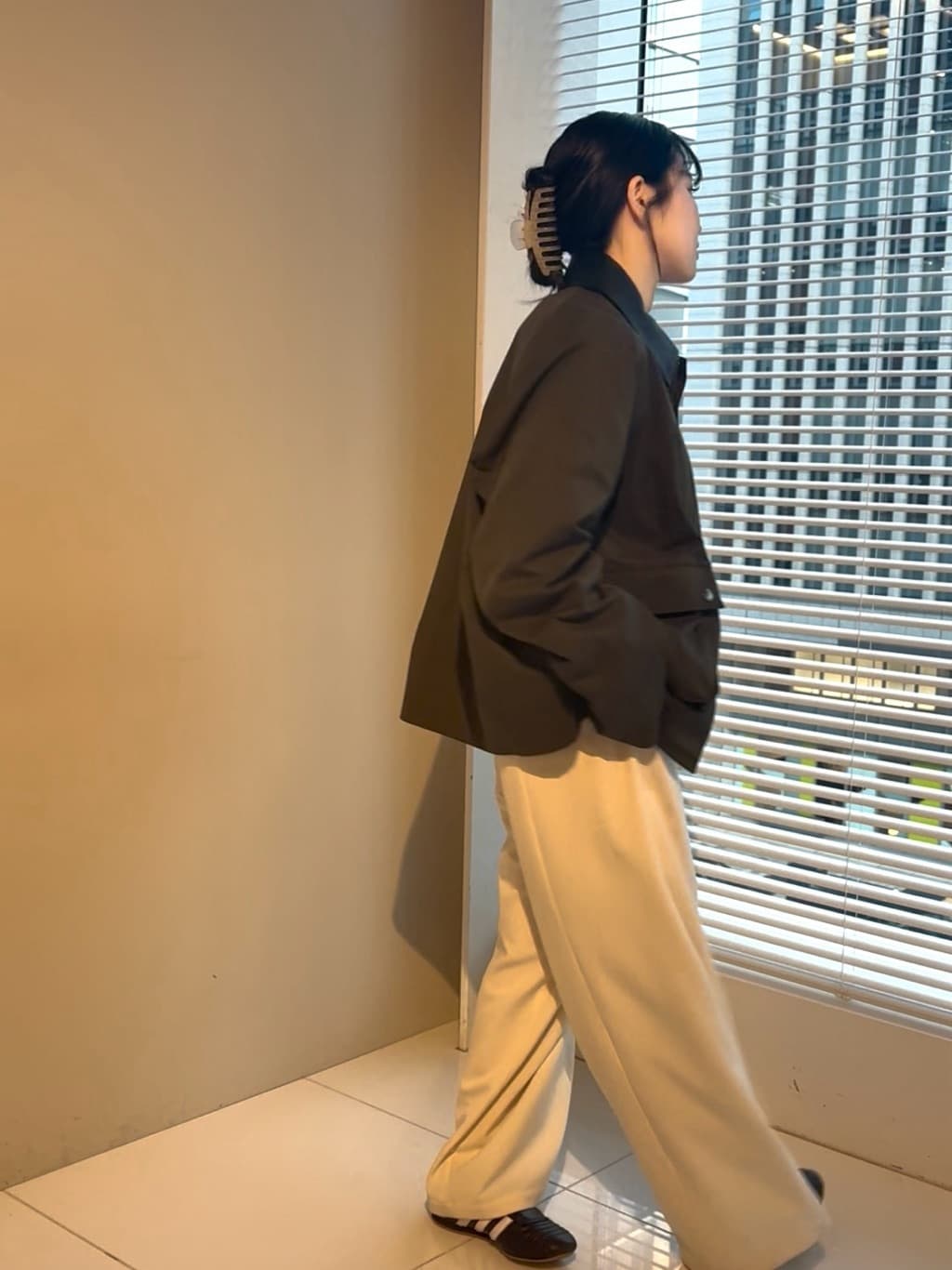 madokaさんの「tk.TAKEO KIKUCHI｜サガララインアートニットプルオーバー」を使ったコーディネート