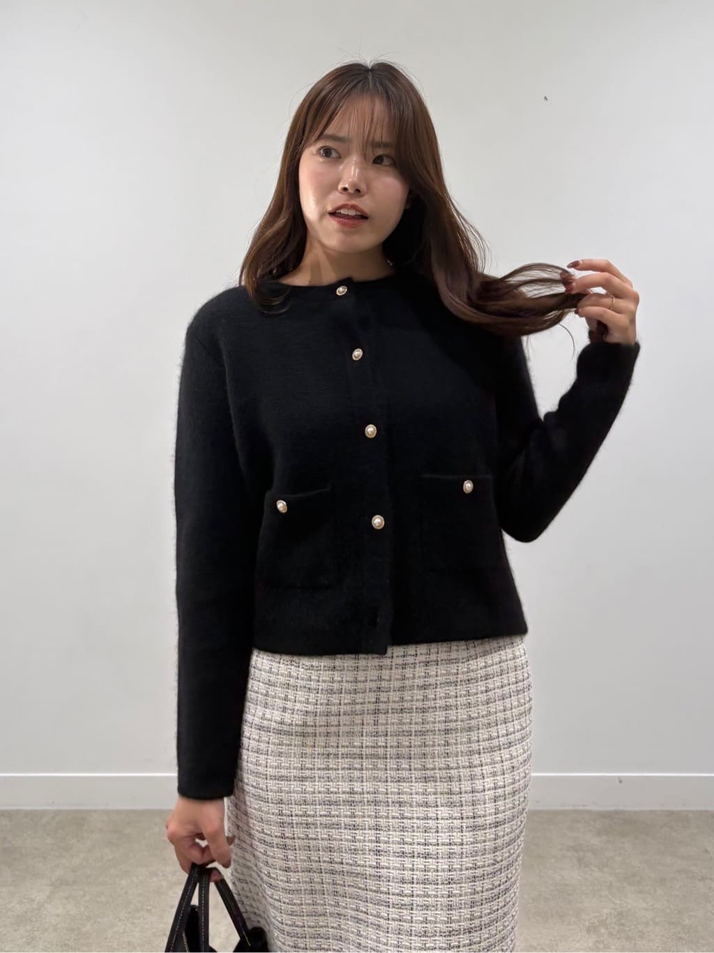 MISAKIさんの「COUP DE CHANCE｜【日本製】ツイードタイトスカート」を使ったコーディネート