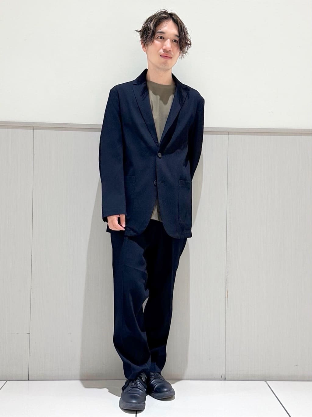tomoyaさんの「THE SHOP TK｜【Begin/ビギン10月号掲載】楊柳スマートジャケット　軽量/洗濯機OK/セットアップ可」を使ったコーディネート