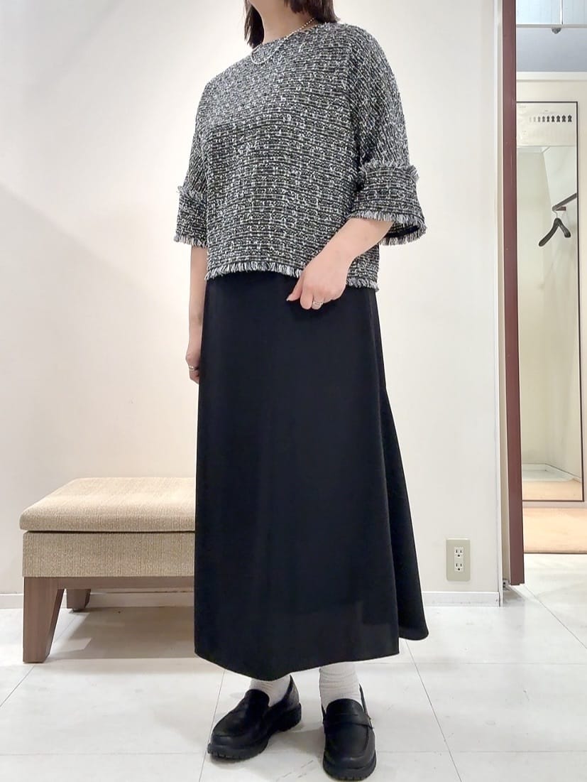 YUIさんの「UNTITLED｜【きれいめ／体型カバー】ツイードドルマントップス」を使ったコーディネート