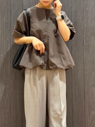 meiさんの「SHOO･LA･RUE｜【S-LL】インせず着られる 裾バルーンシャツ」を使ったコーディネート