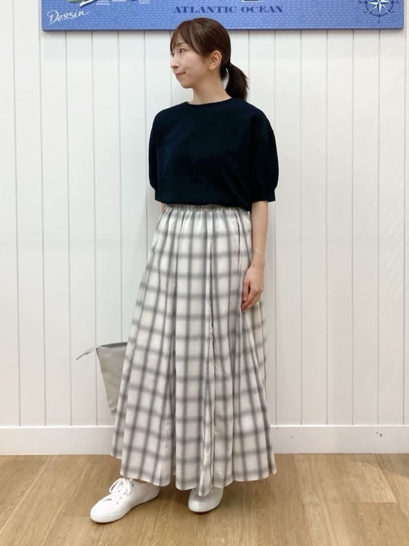 yoshiさんの「Dessin｜【360度可愛い/前後2WAY/洗える】ライトコットンヘンリーカットソー」を使ったコーディネート