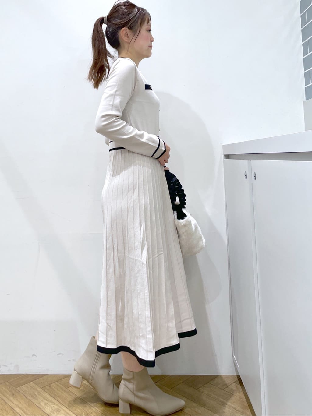 Junさんの「index｜バイカラードッキング風ニットワンピース【洗濯機OK／抗ピル】」を使ったコーディネート
