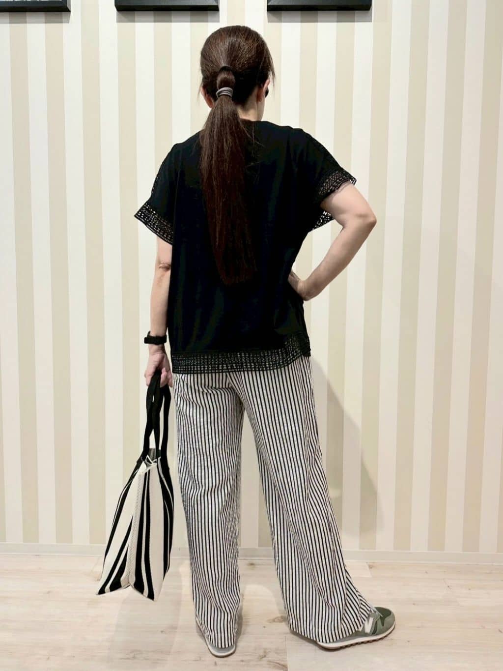 nonaさんの「SHOO･LA･RUE｜【S-LL/ひんやり】インせず決まる 楽してきれいなレース付きトップス」を使ったコーディネート