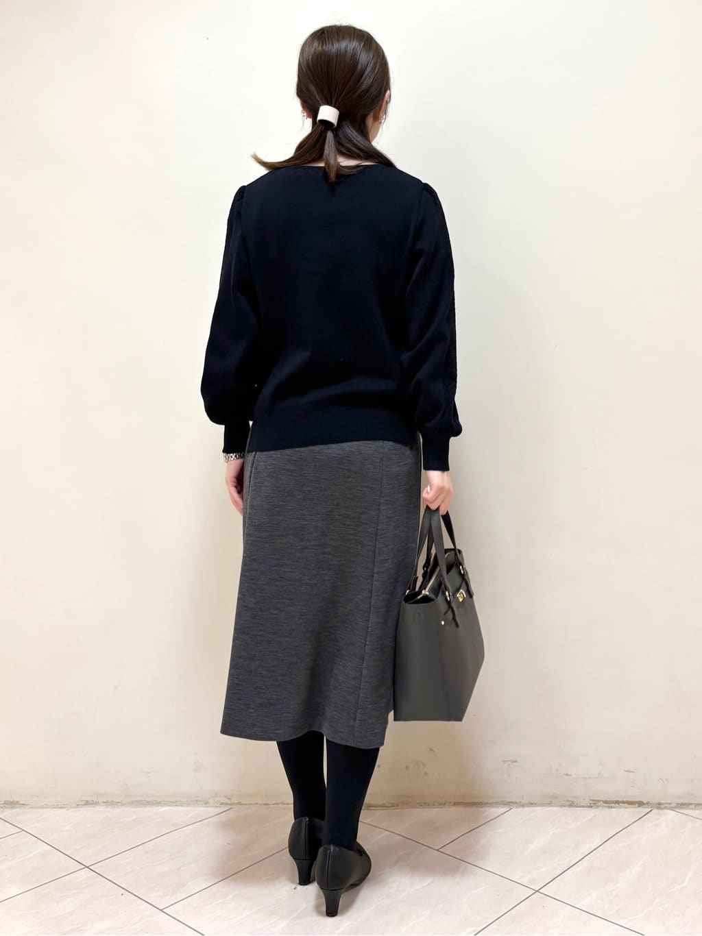 mikiさんの「Reflect｜【選べる8色／スカートにもパンツにも◎】ウール混ボートネックニット」を使ったコーディネート