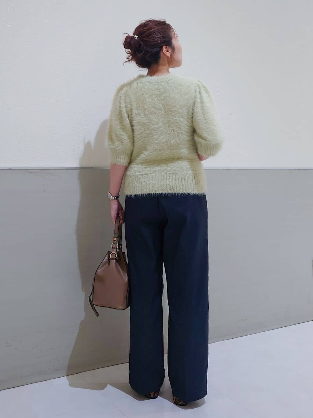 maruさんの「THE SHOP TK｜【美脚見え】タックワイドパンツ【セットアップ可】」を使ったコーディネート