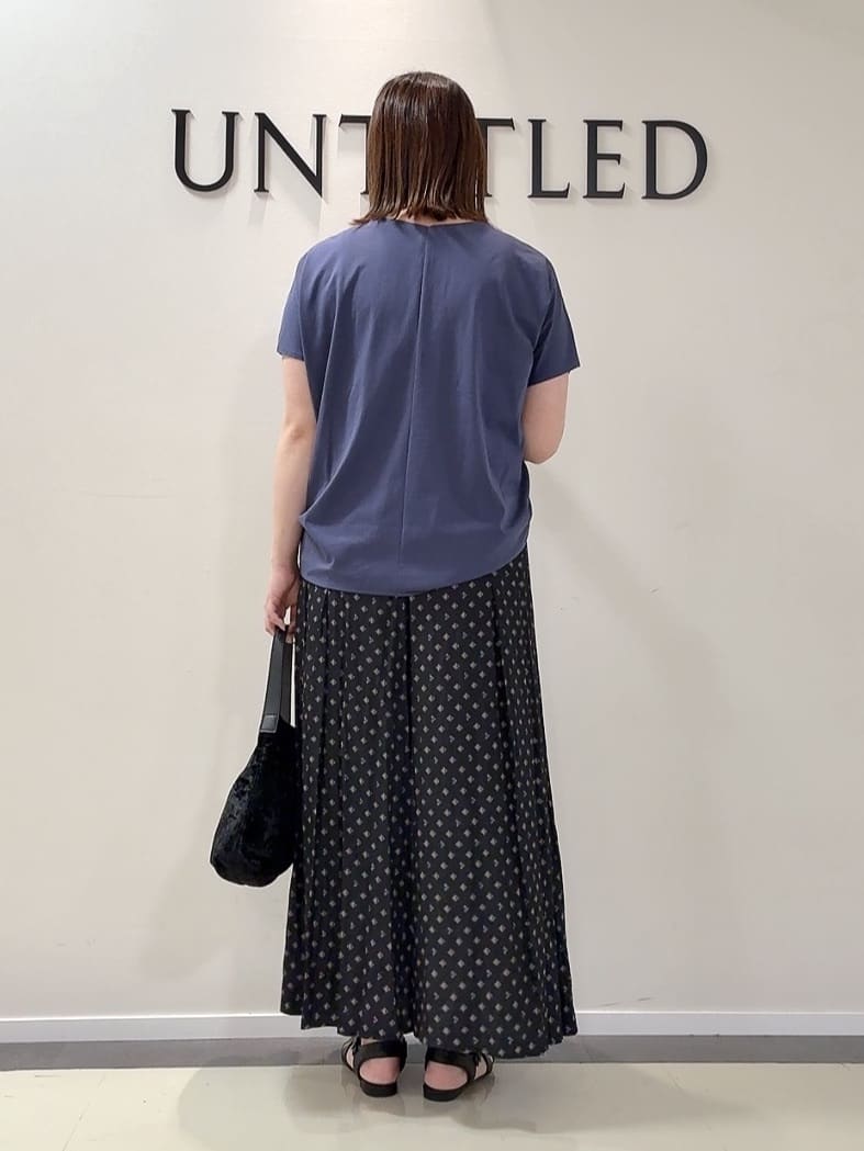 YUIさんの「UNTITLED｜【接触冷感/洗える】Vネックコットンプルオーバー」を使ったコーディネート