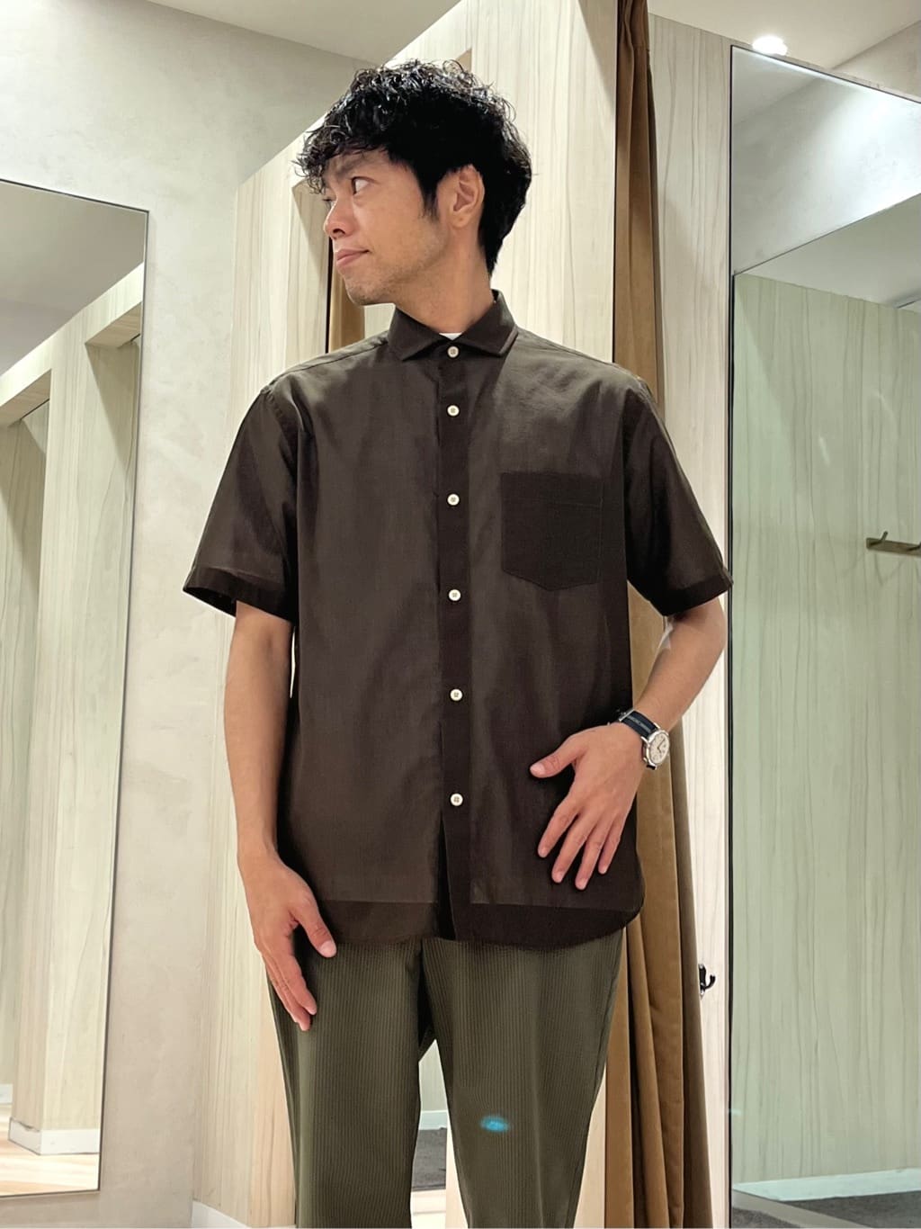 URAさんの「TAKEO KIKUCHI｜【COOL CITY WEAR】インドライ天竺モックネック プルオーバー /吸汗速乾」を使ったコーディネート