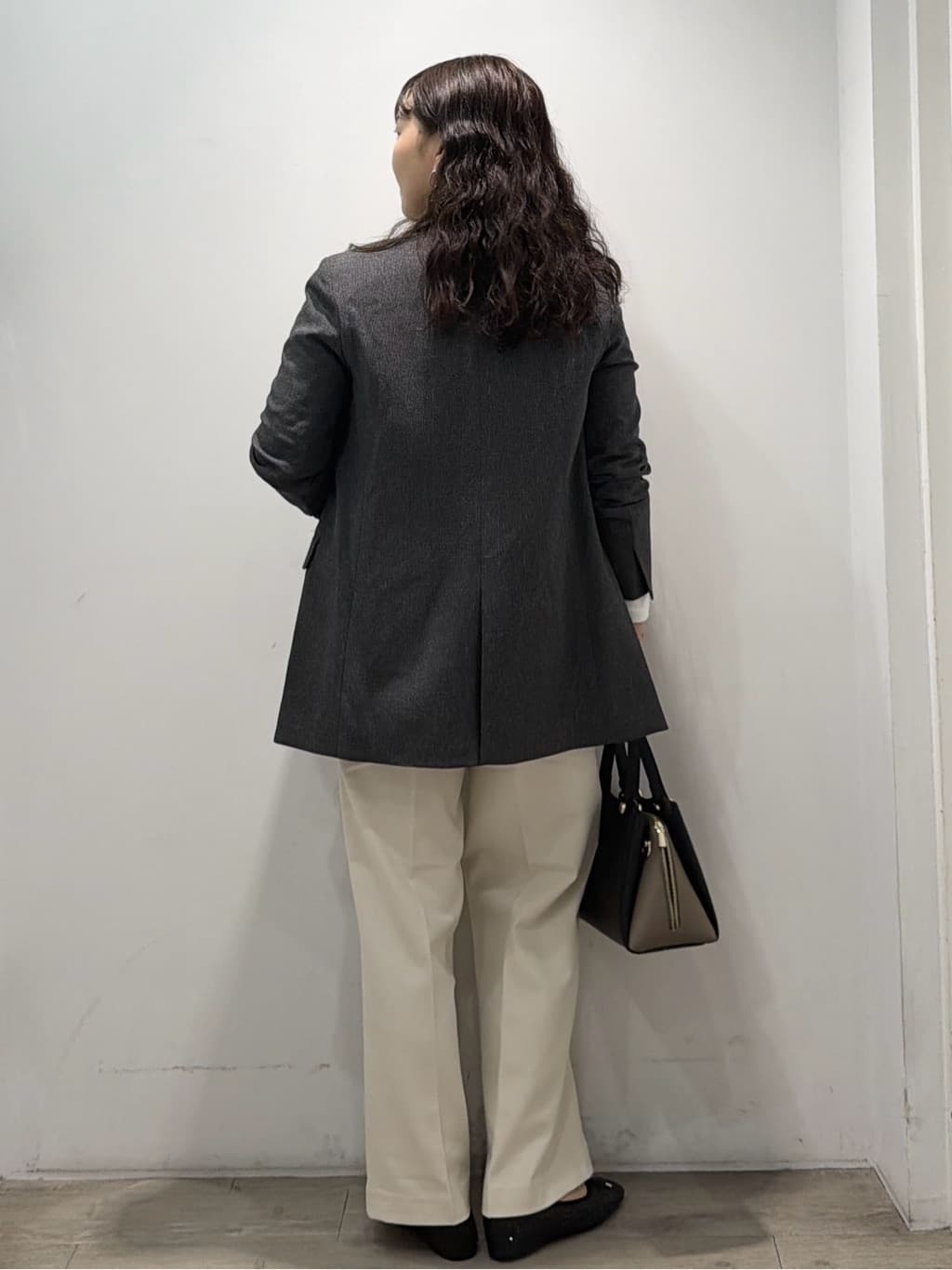 sumicaさんの「OPAQUE.CLIP｜ロングロゴTシャツ【洗濯機OK】」を使ったコーディネート