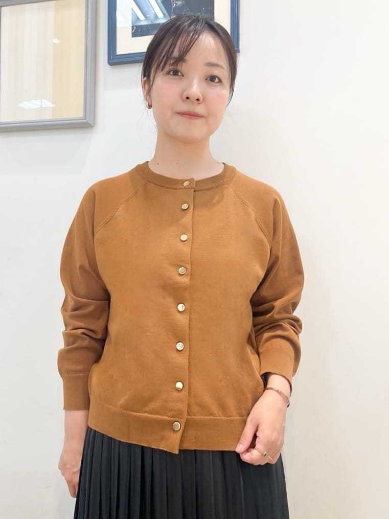 YOさんの「grove｜【洗える】シンプルに映える、ラグランスリーブカーディガン」を使ったコーディネート
