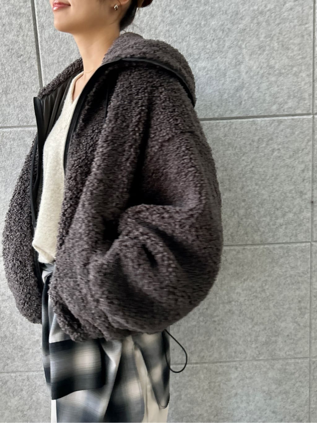 harunaさんの「CODE A｜M cloudy over V pullover」を使ったコーディネート