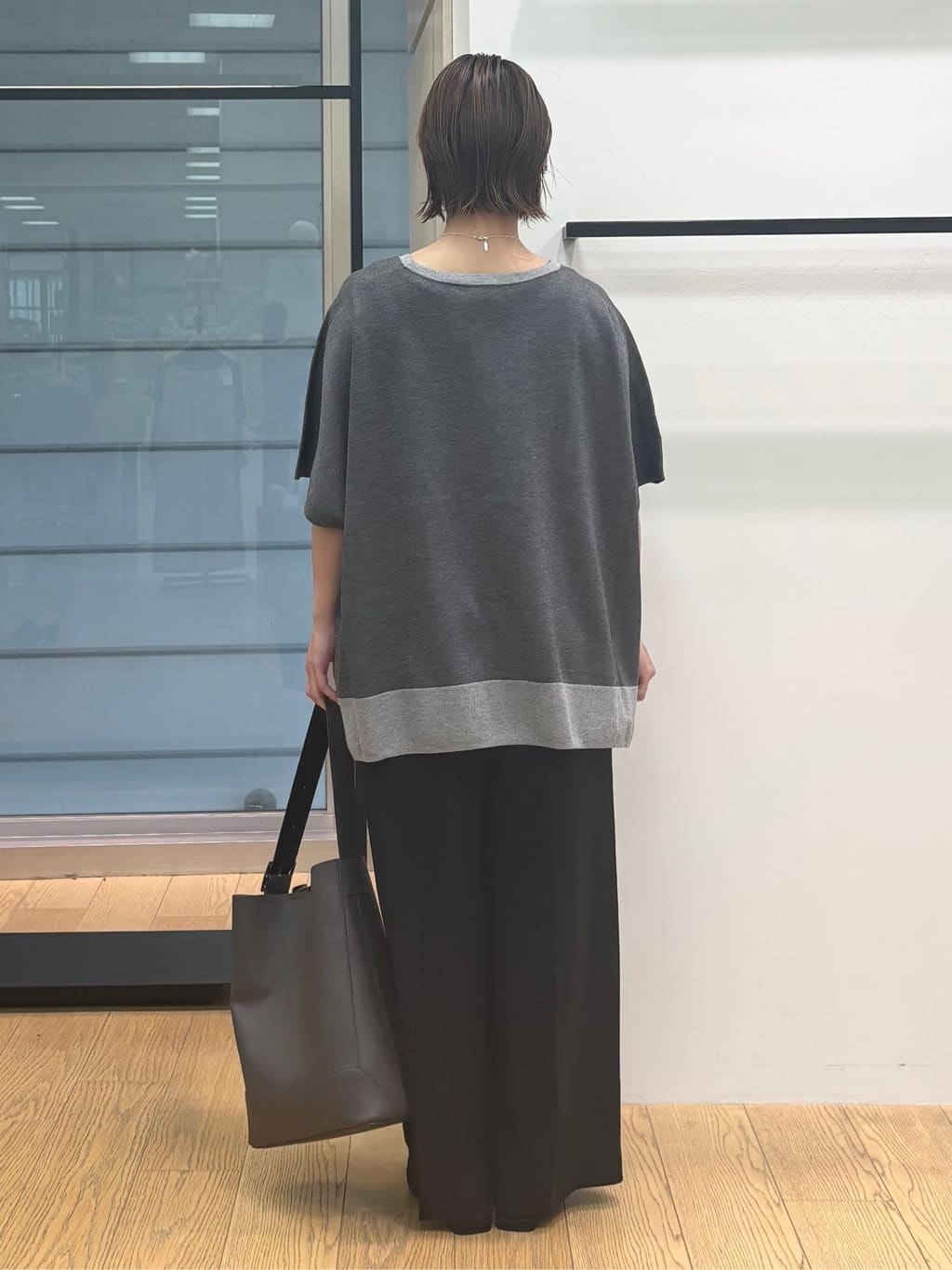 asamiさんの「INDIVI｜【洗える／二の腕カバー】バイカラーラメニット」を使ったコーディネート