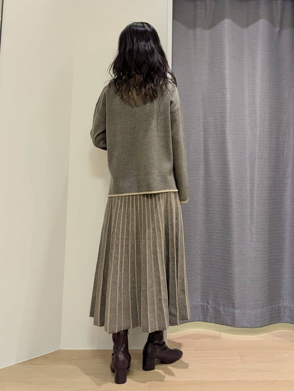 miiさんの「INDIVI｜【名品／撥水／抗菌防臭】ロング丈リサイクルダウンコート」を使ったコーディネート