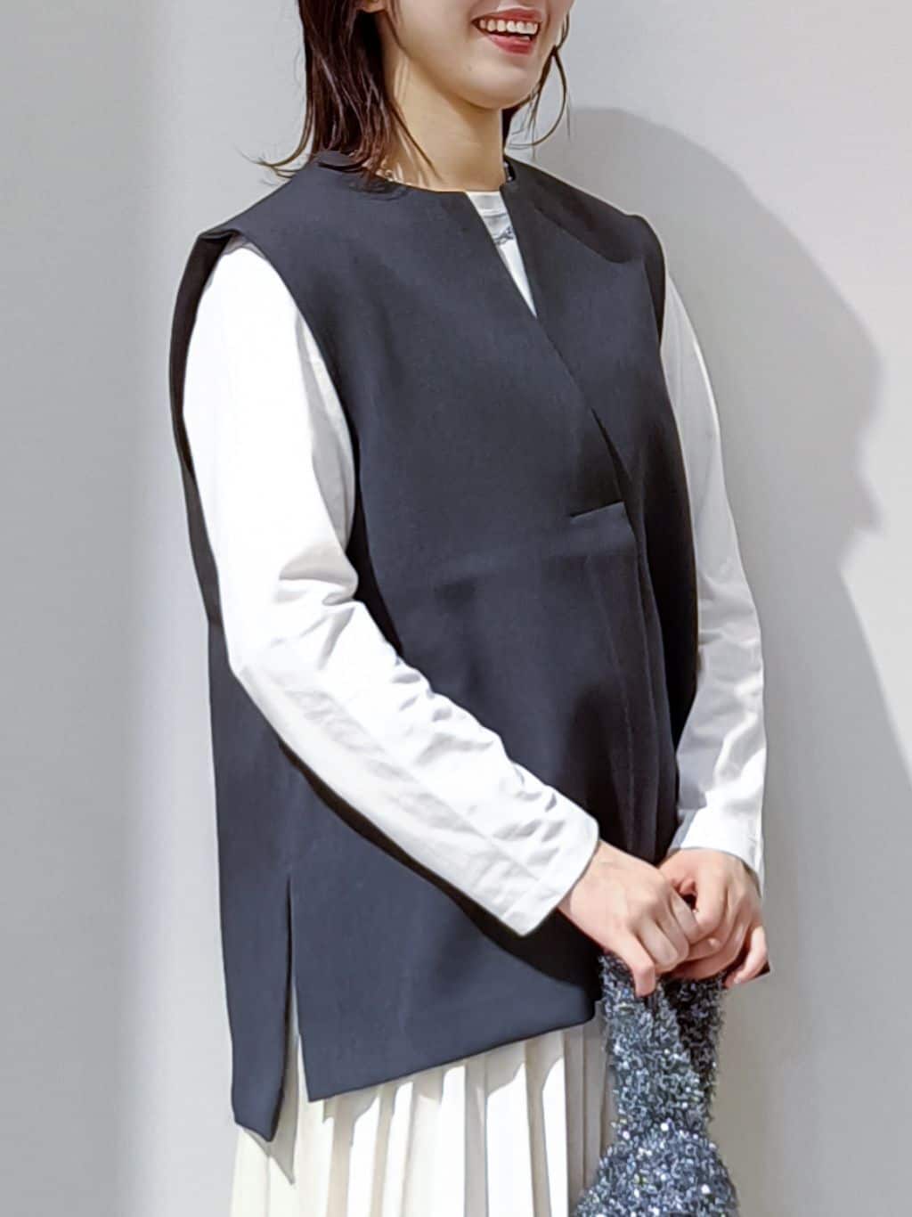のんさんの「OPAQUE.CLIP｜ロングロゴTシャツ【洗濯機OK】」を使ったコーディネート