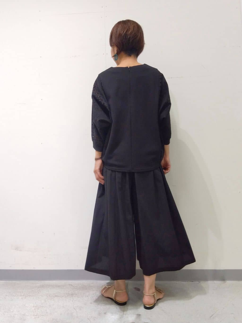 Kさんの「INDIVI｜【クールエアー素材／UVケア／セットアップ可能】エアリーフレアパンツ」を使ったコーディネート