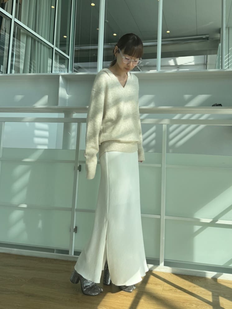 designer yukaさんの「CODE A｜M cloudy over V pullover」を使ったコーディネート