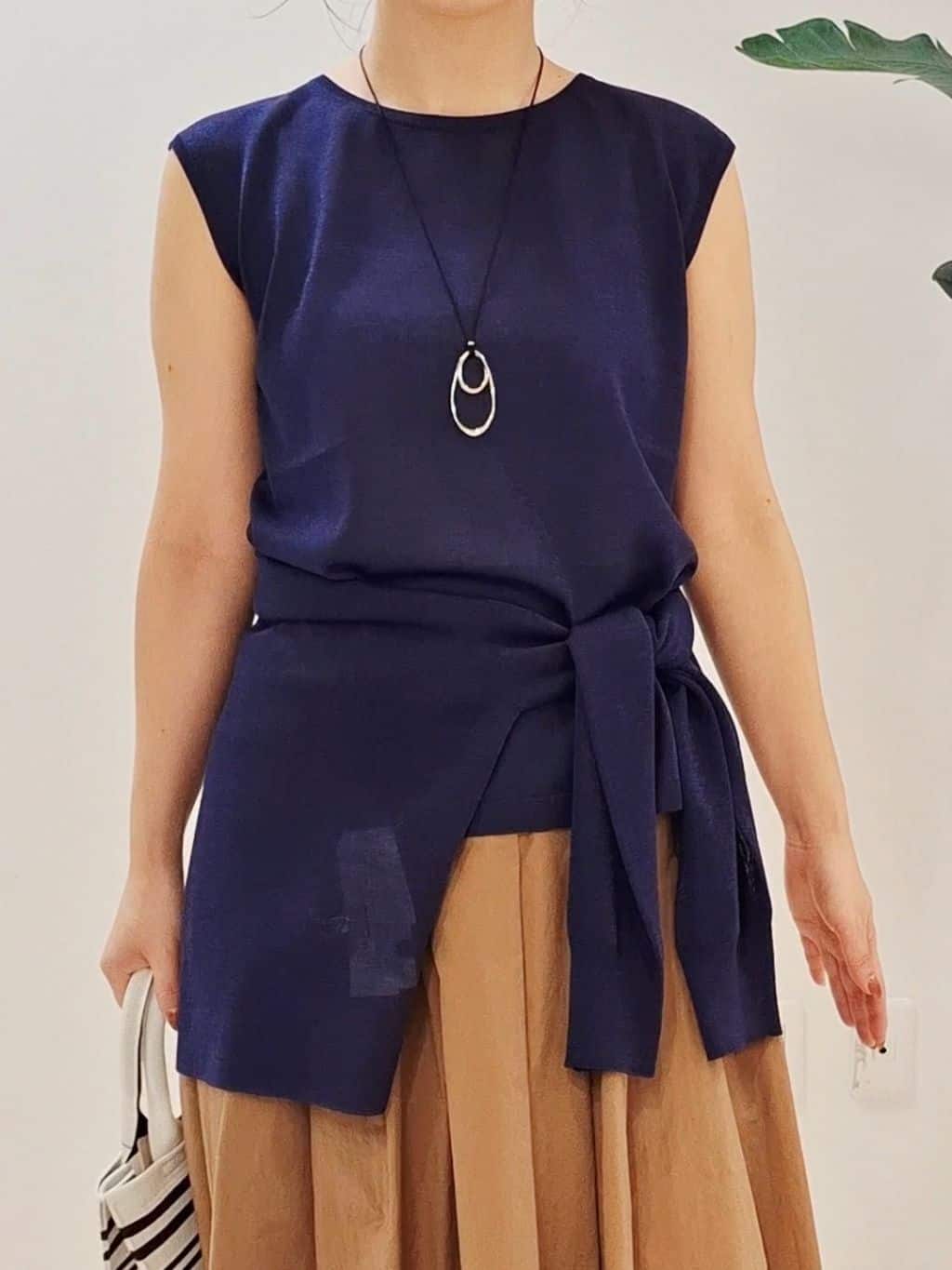 YuKaRiさんの「UNTITLED｜【アンサンブル可/洗える】シアーノースリーブ プルオーバー」を使ったコーディネート