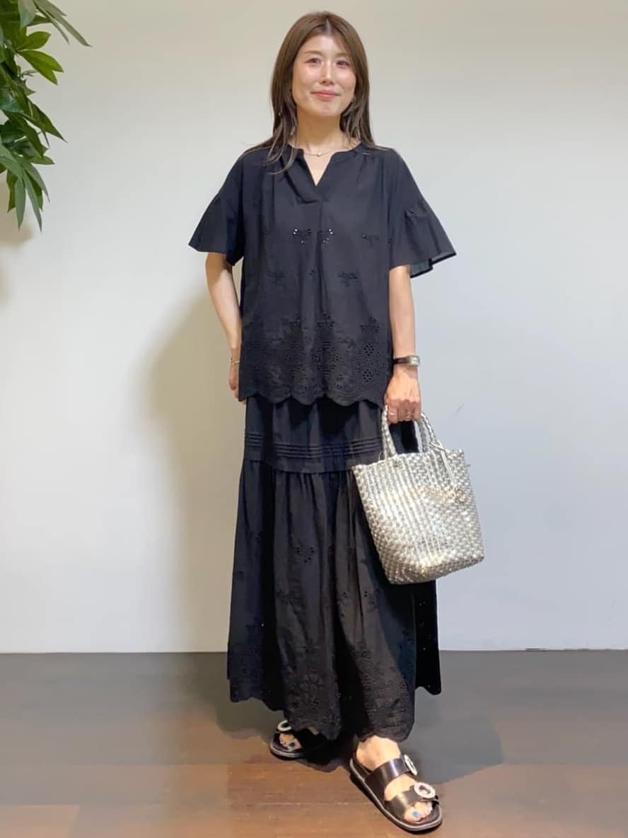 tomoさんの「UNTITLED｜シャイニービーズネックレス」を使ったコーディネート