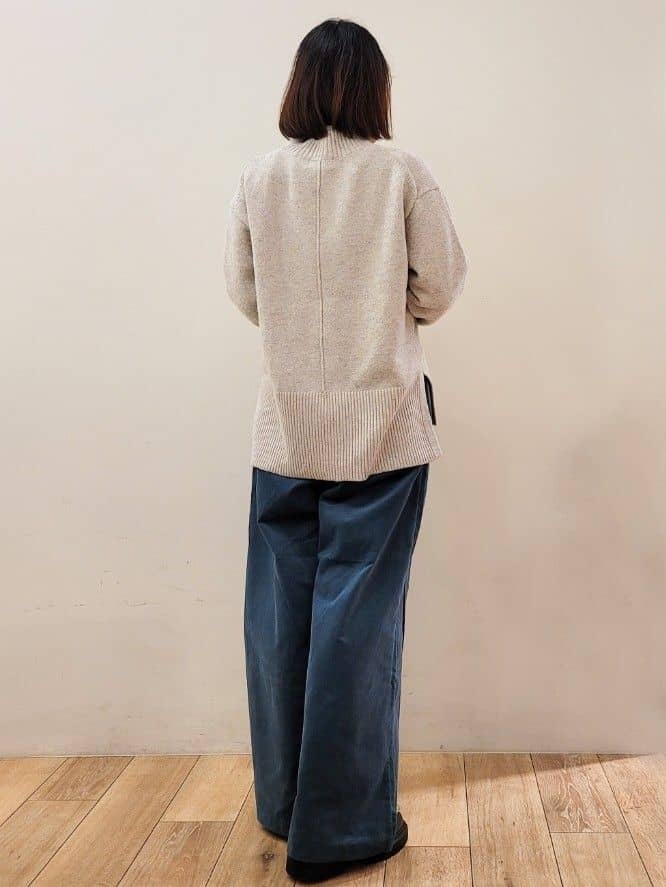 yuyuさんの「OPAQUE.CLIP｜別珍タックワイドパンツ【洗える】」を使ったコーディネート