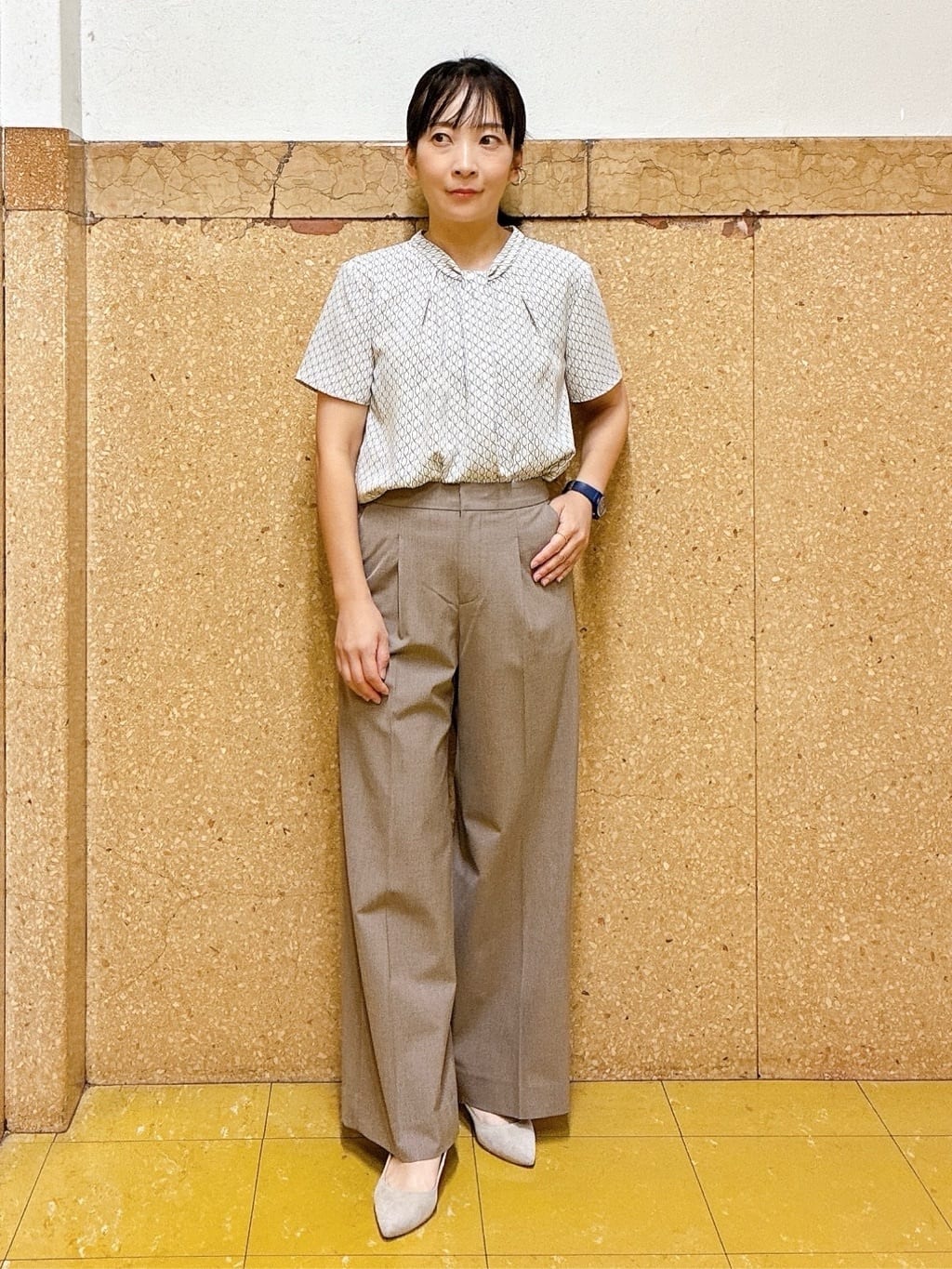 hattoriさんの「INDIVI｜【UVケア】モノグラム ボウタイデザインブラウス」を使ったコーディネート