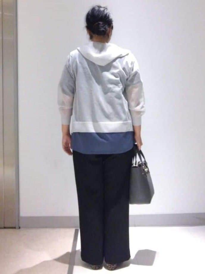 sakoさんの「Reflect｜【すっきり見え！長め丈／マシンウォッシュ可】スキッパーネックジャージトップス」を使ったコーディネート