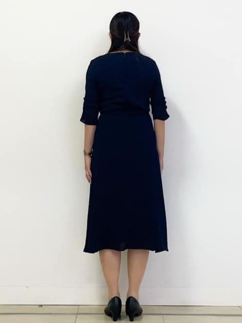 chisaさんの「Reflect｜【吸水速乾／防しわ】シルキープリーツワンピース」を使ったコーディネート