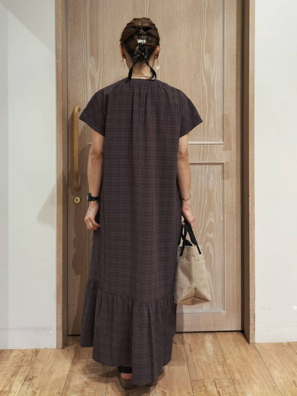 YUKIさんの「SHOO･LA･RUE｜アンクルゴムフラットサンダル」を使ったコーディネート