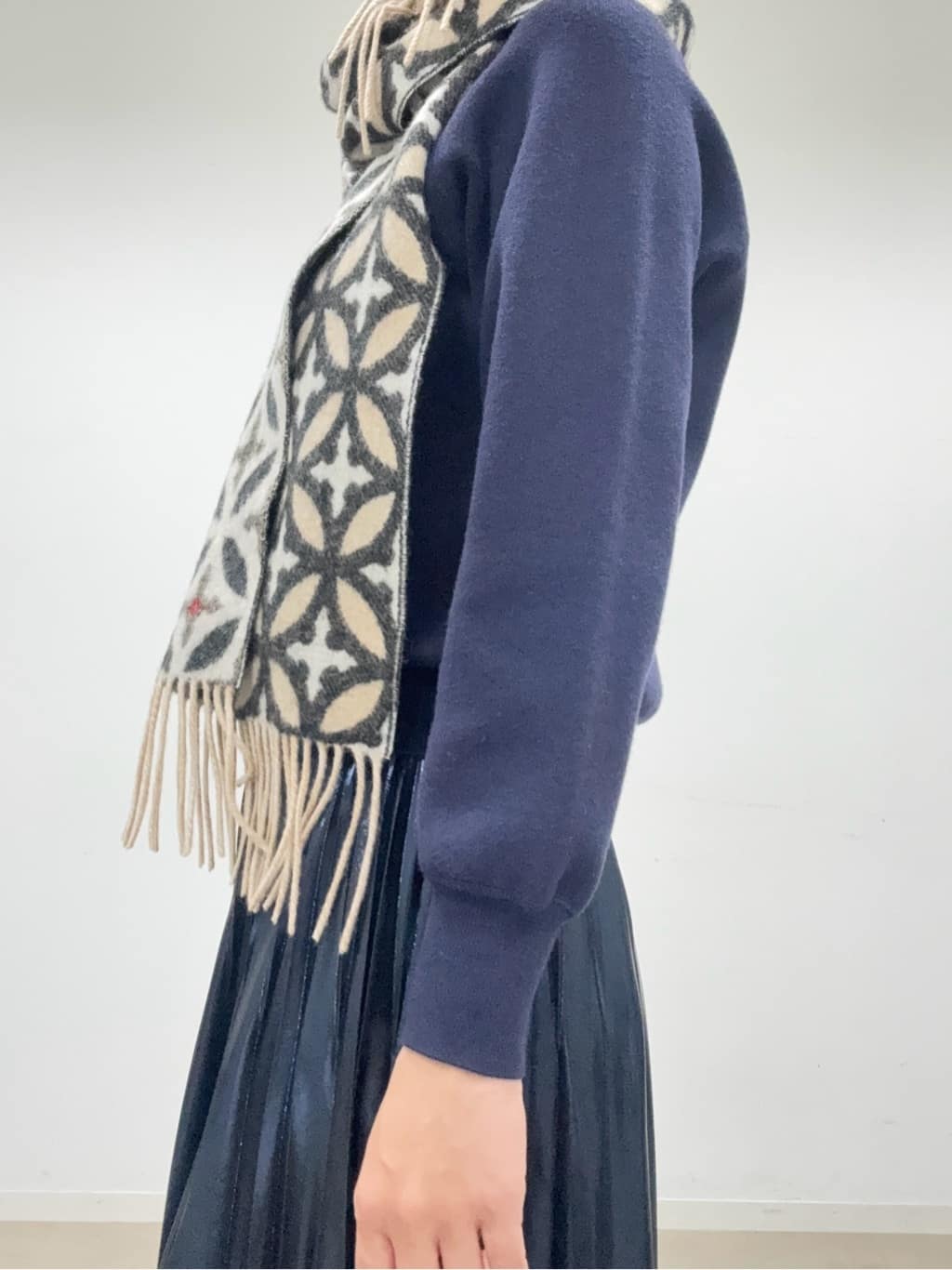 BUNさんの「DRESSTERIOR｜◆【洗える/ストレッチ性/オンオフ】箔プリントプリーツスカート」を使ったコーディネート