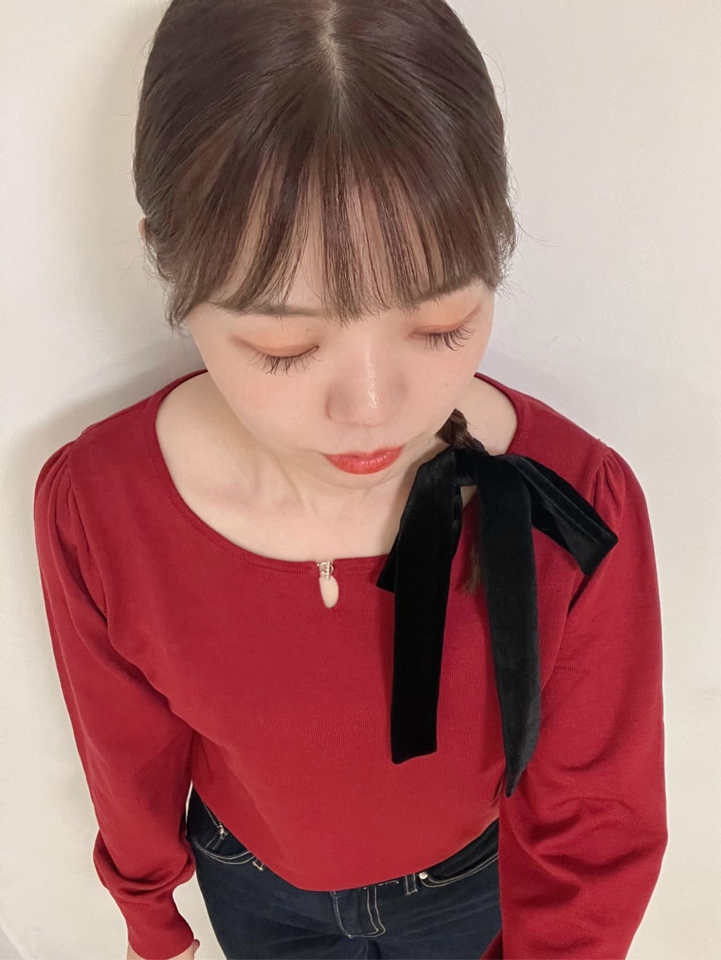 MAYUKIさんの「index｜パール調パーツ付きクルーネックニット【洗濯機OK】《8col／XS～3L》」を使ったコーディネート