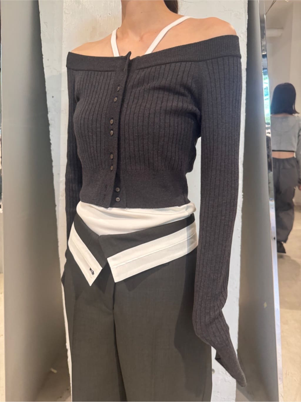 designer yukaさんの「CODE A｜turn up chic trousers」を使ったコーディネート