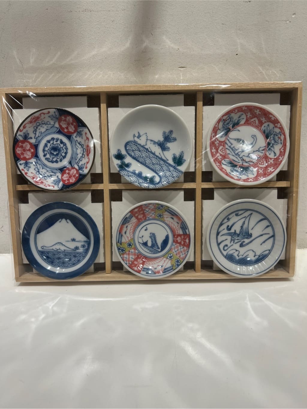 しーさんの「212 KITCHEN STORE｜江戸っ子恐竜 白&times;青 ティラノザウルス 箸置」を使ったコーディネート