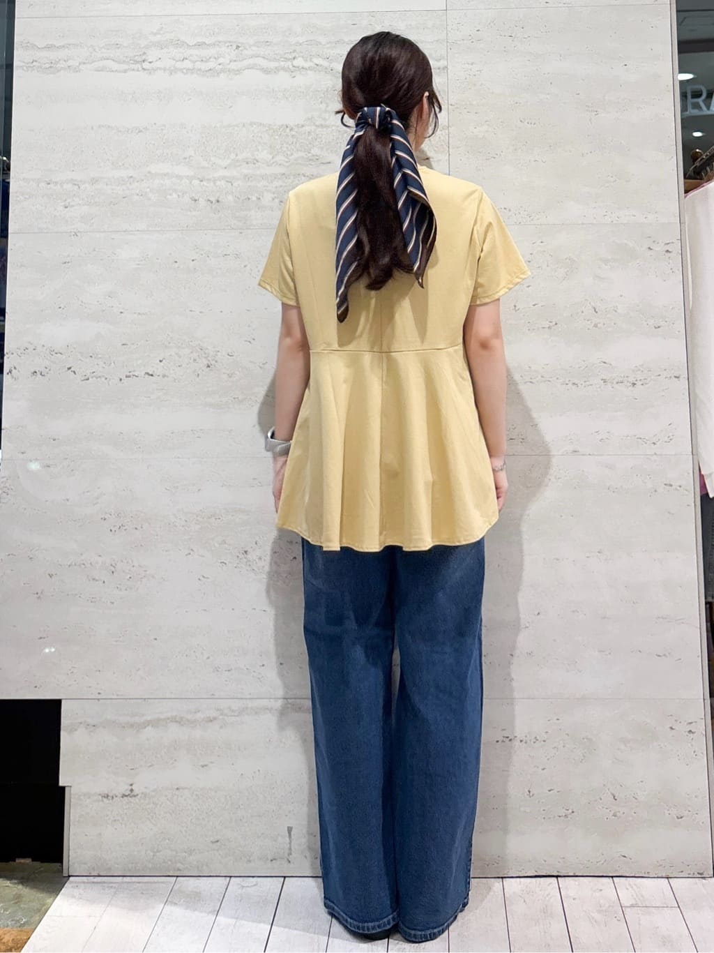 かほさんの「OPAQUE.CLIP｜【2WAY】素材アソートシャイニー巾着ミニショルダーバッグ」を使ったコーディネート