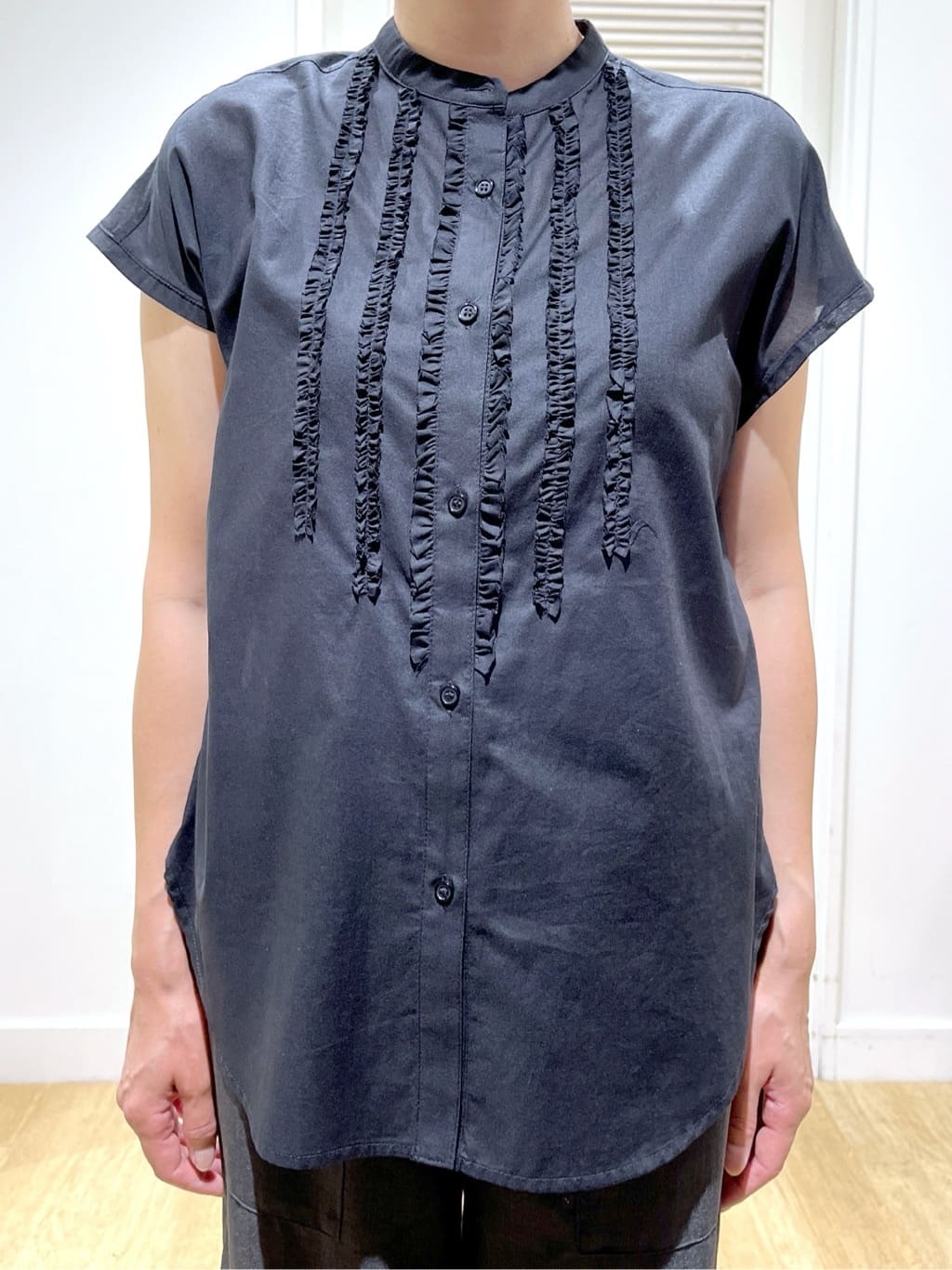Miyazakiさんの「Dessin｜【洗える】スタンドカラーフリルブラウス」を使ったコーディネート