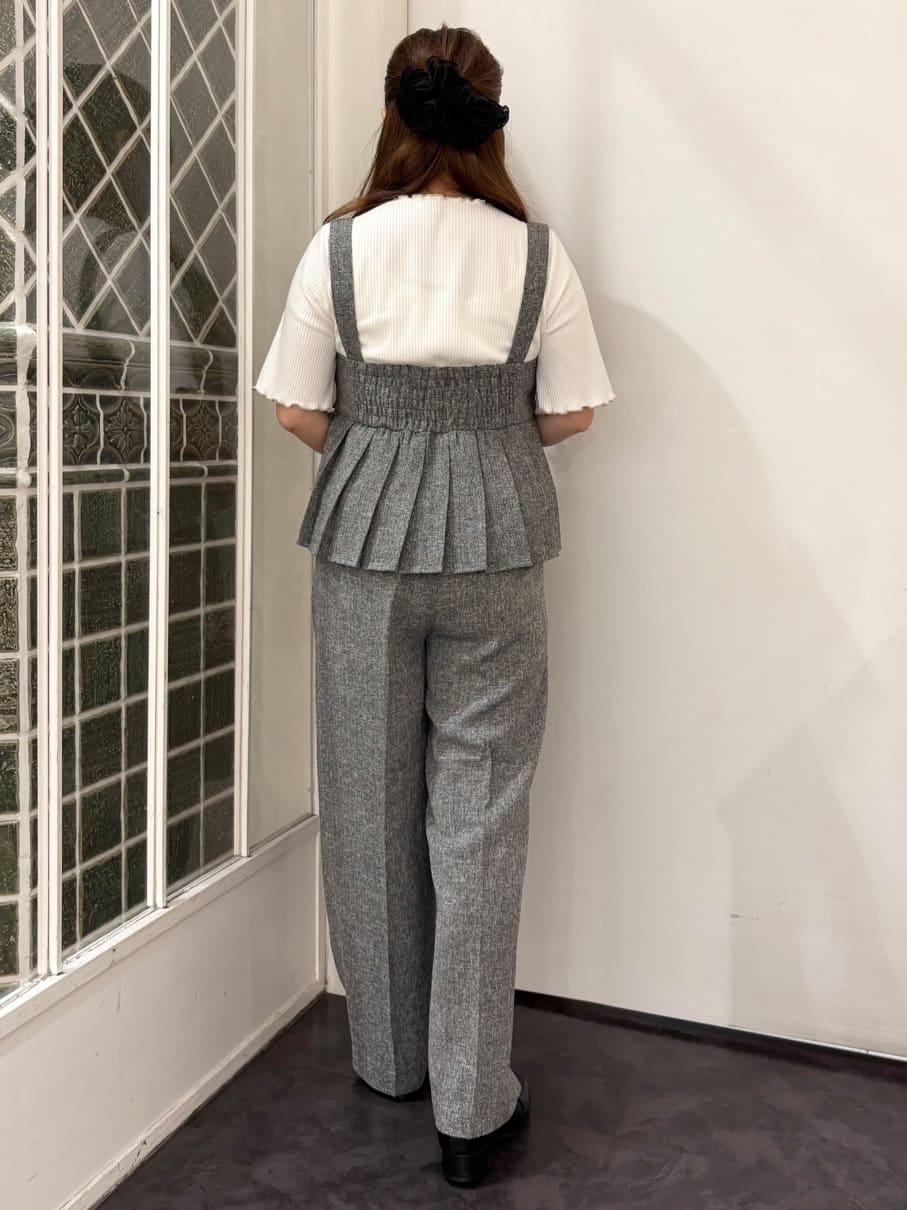 なるみんさんの「grove｜【2点SET/体型カバー】夏から秋まで着まわせる！プリーツビスチェセットアップ」を使ったコーディネート