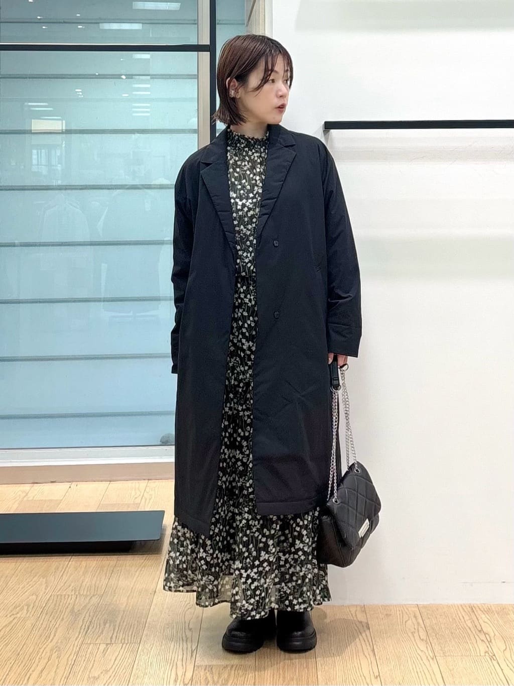 asamiさんの「INDIVI｜【秋映え柄/セットアップ可能】フラワーシフォンブラウス」を使ったコーディネート