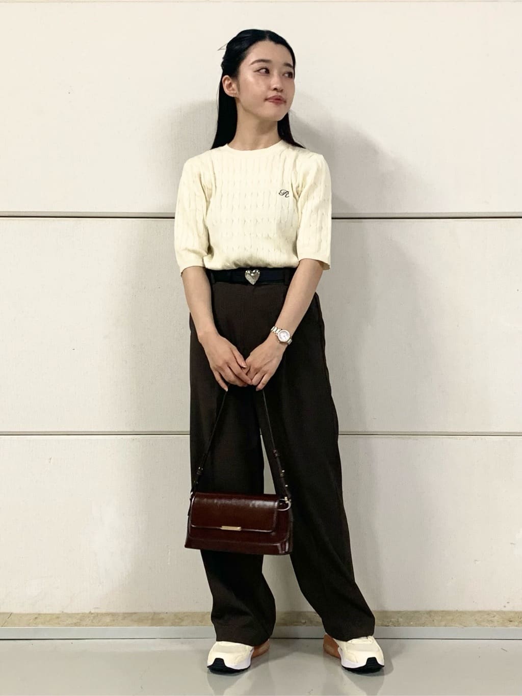 sahoさんの「THE SHOP TK｜ワンポイント刺繍ケーブル半袖ニット【洗濯機OK】」を使ったコーディネート