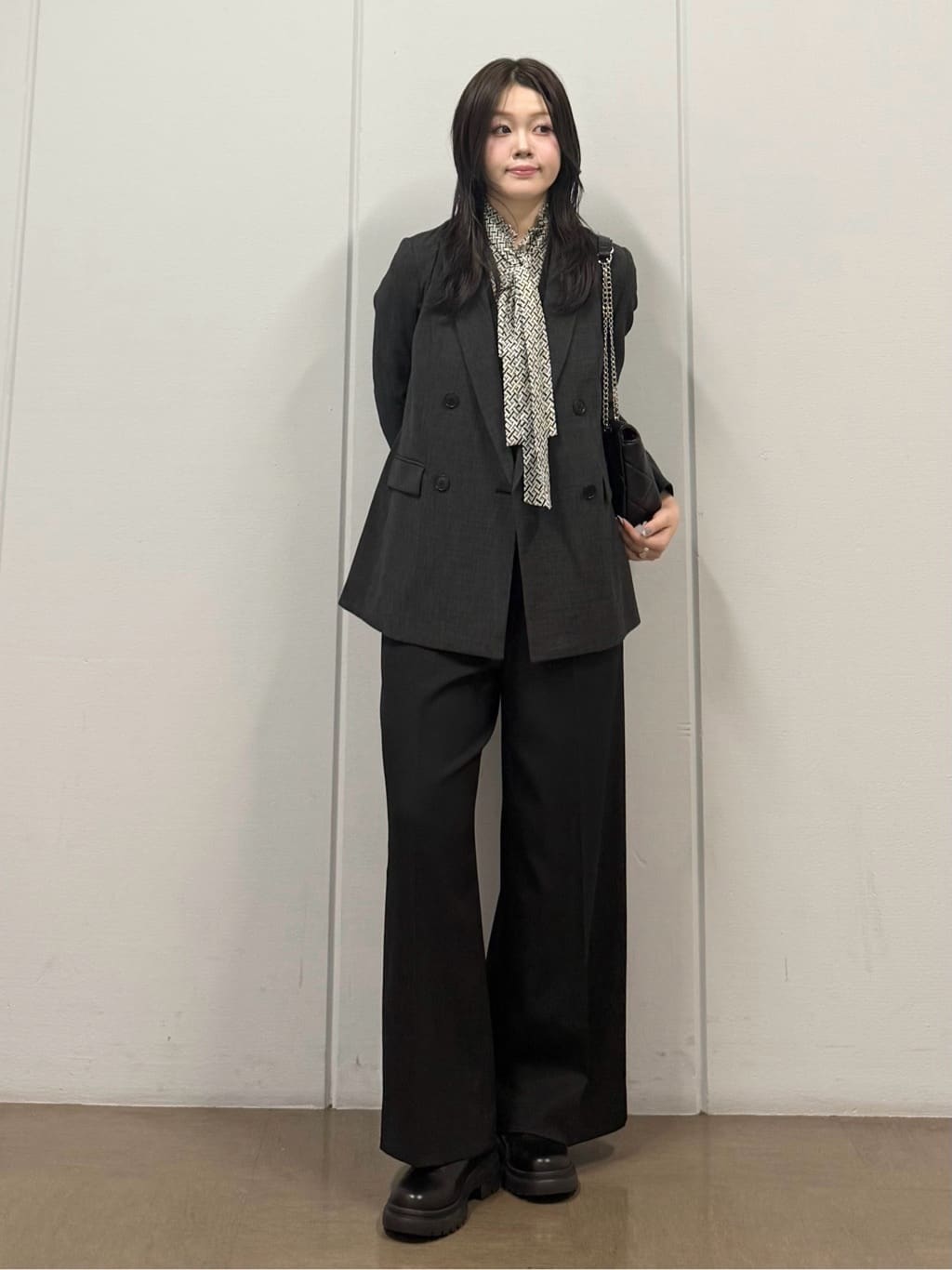 mizukiさんの「INDIVI｜【洗える／セットアップ可能】凹凸ストレッチ素材ダブルジャケット」を使ったコーディネート