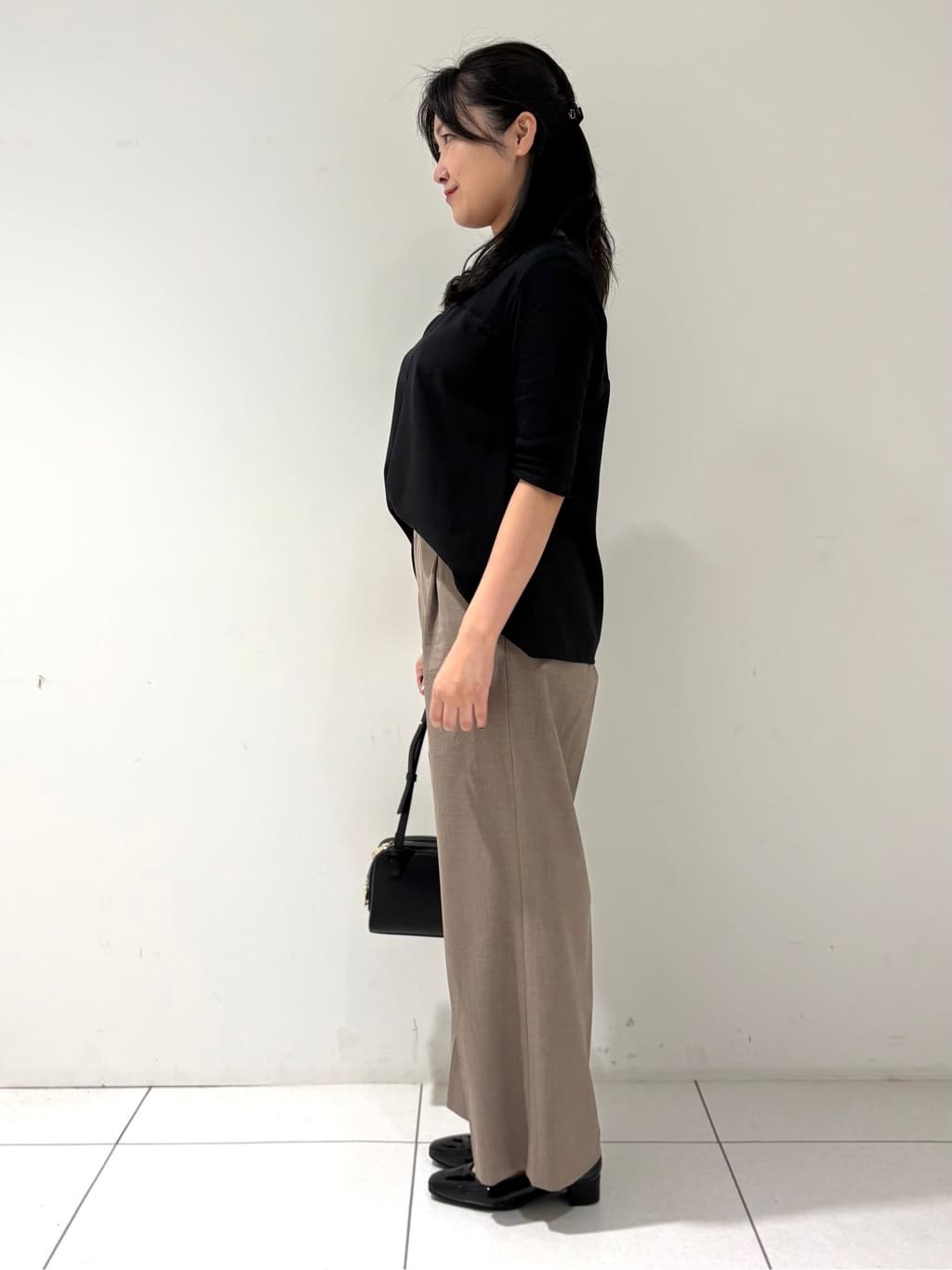 momokoさんの「INDIVI｜【セットアップ可能】ビスチェレイヤード風トップス」を使ったコーディネート