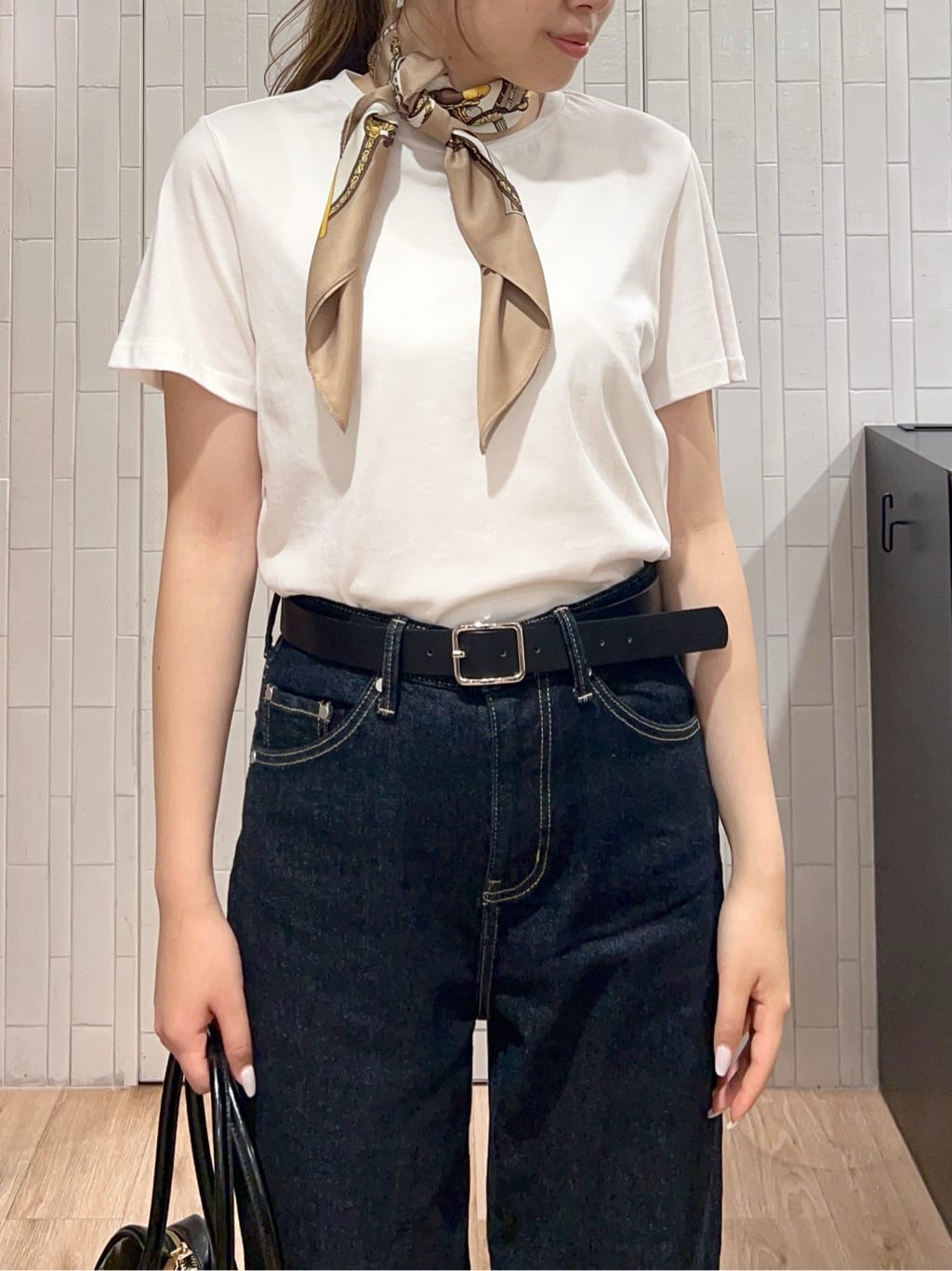Risaさんの「OPAQUE.CLIP｜《5色展開》ベーシックTシャツ【洗濯機洗い可／UV／接触冷感】」を使ったコーディネート