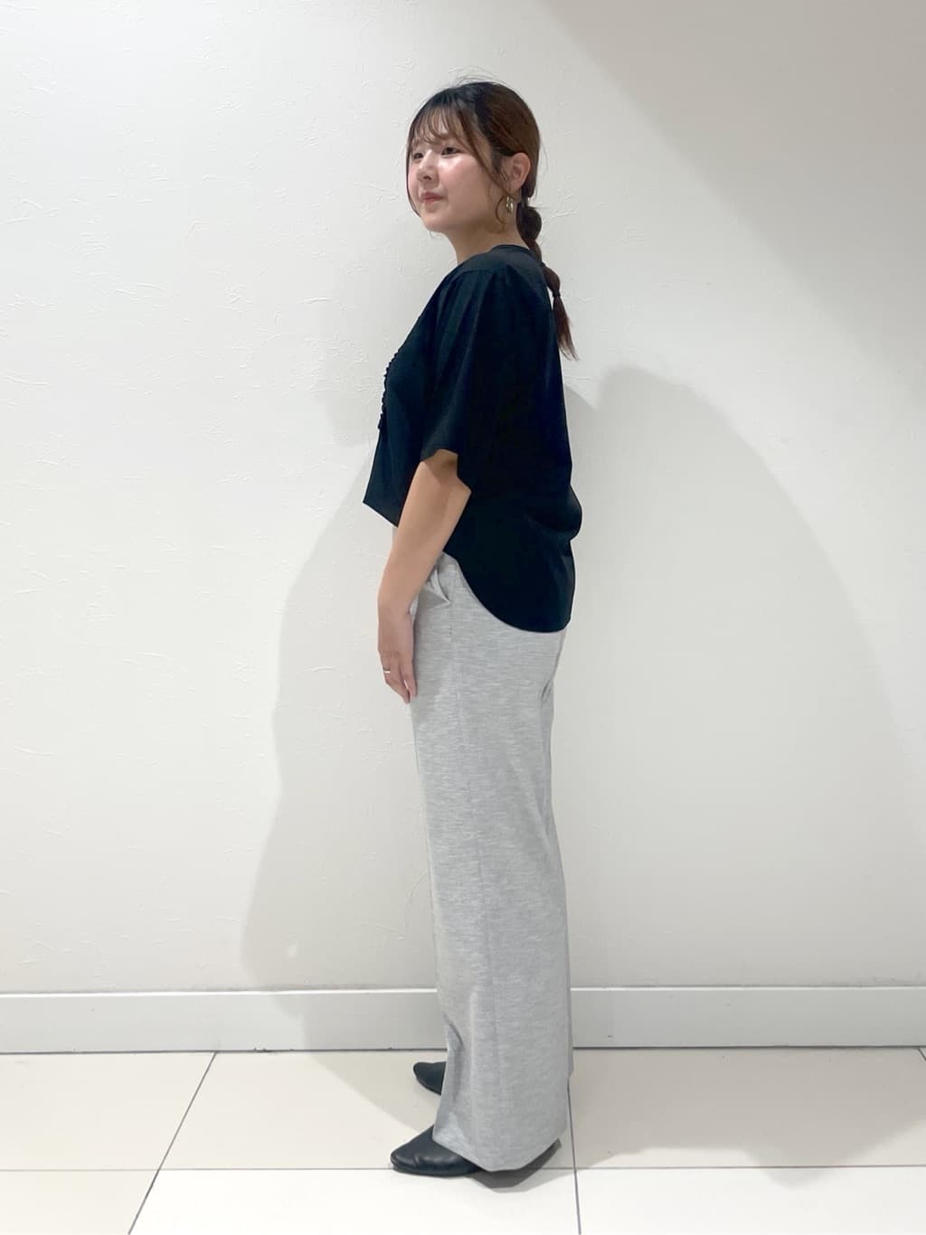 YUUKIさんの「INDIVI｜【洗える】胸元タックフリルブラウス」を使ったコーディネート