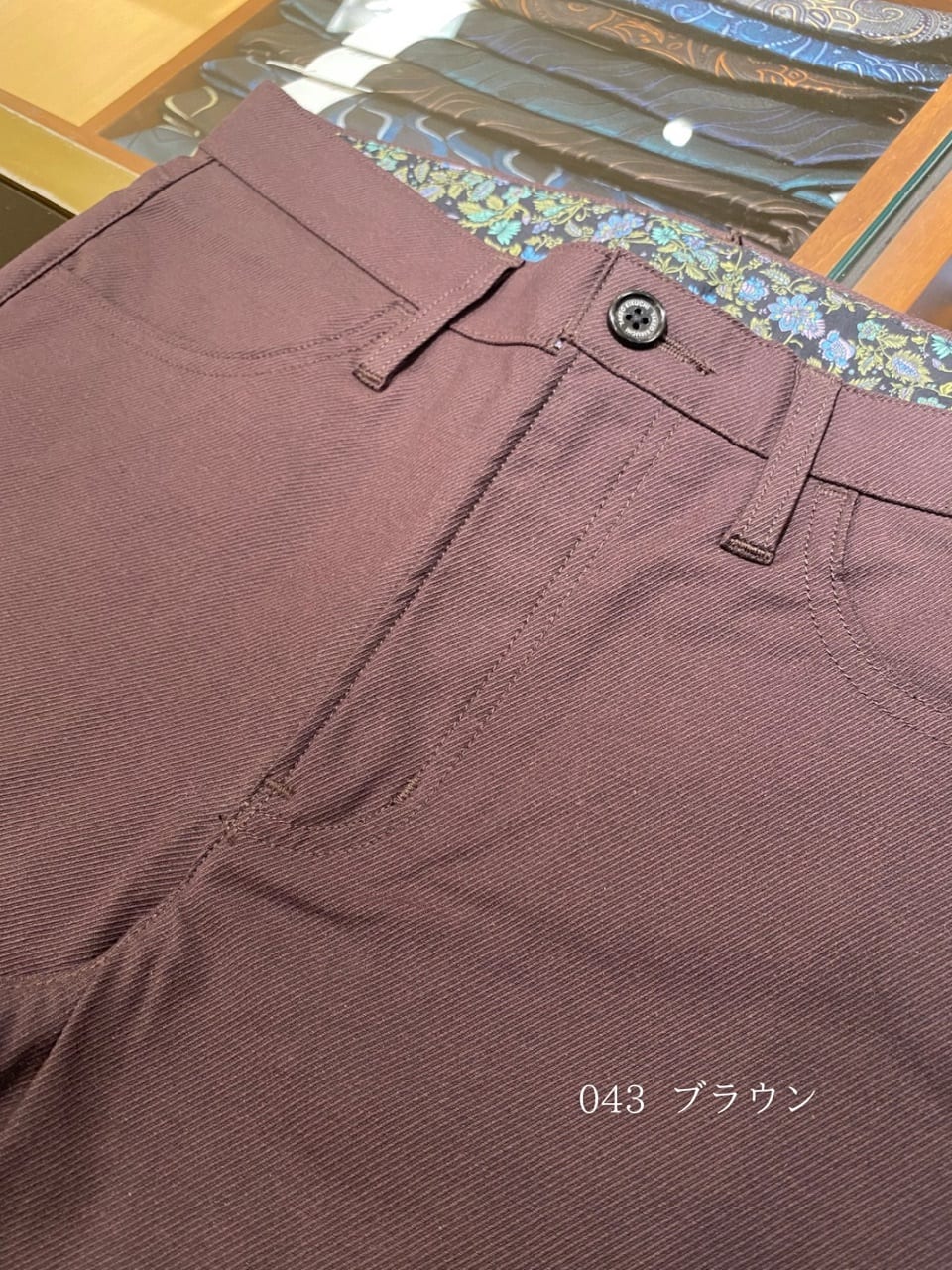 小南大和さんの「TAKEO KIKUCHI｜【Made in JAPAN】播州織 ストレッチ パンツ」を使ったコーディネート