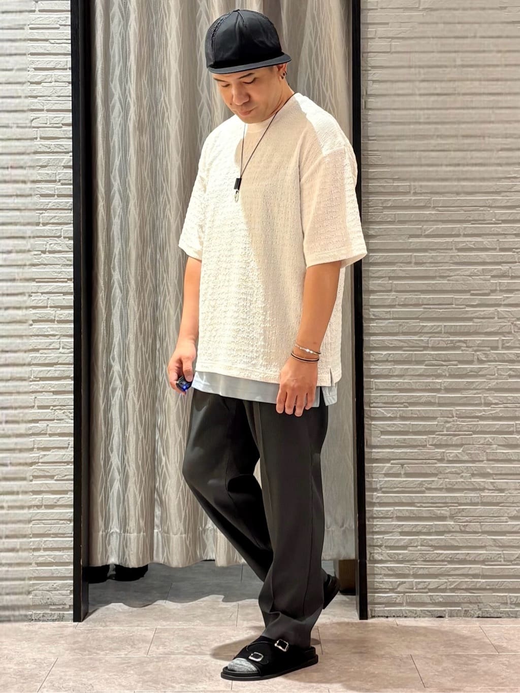 Pーyamaさんの「THE SHOP TK｜楊柳ボーダー半袖Tシャツ【洗濯機OK】」を使ったコーディネート