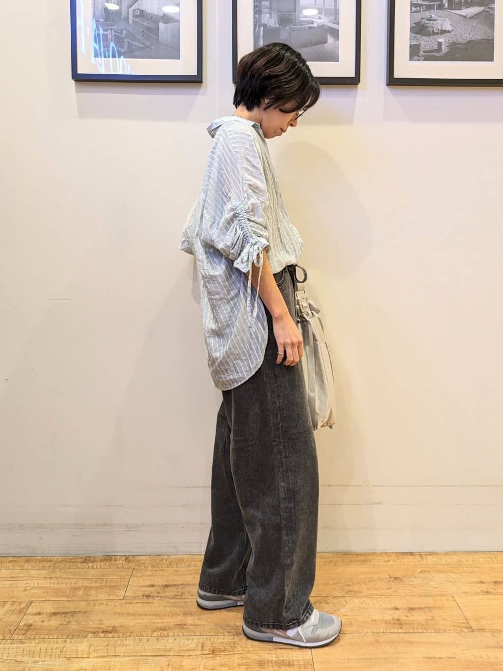 Akiさんの「SHOO･LA･RUE｜【S-LL】程よい透け感 ストライプ柄 お袖ギャザーデザインシャツ」を使ったコーディネート