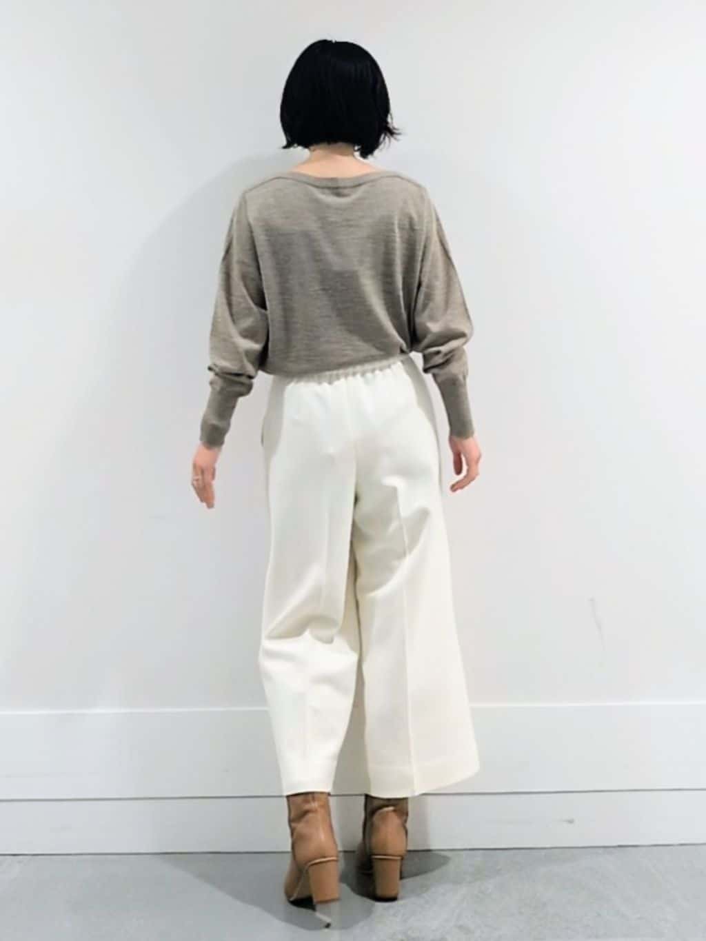 ミズタさんの「UNTITLED｜【アンサンブル可/洗える】シルクウールカシミヤ ドルマンスリーブニット」を使ったコーディネート