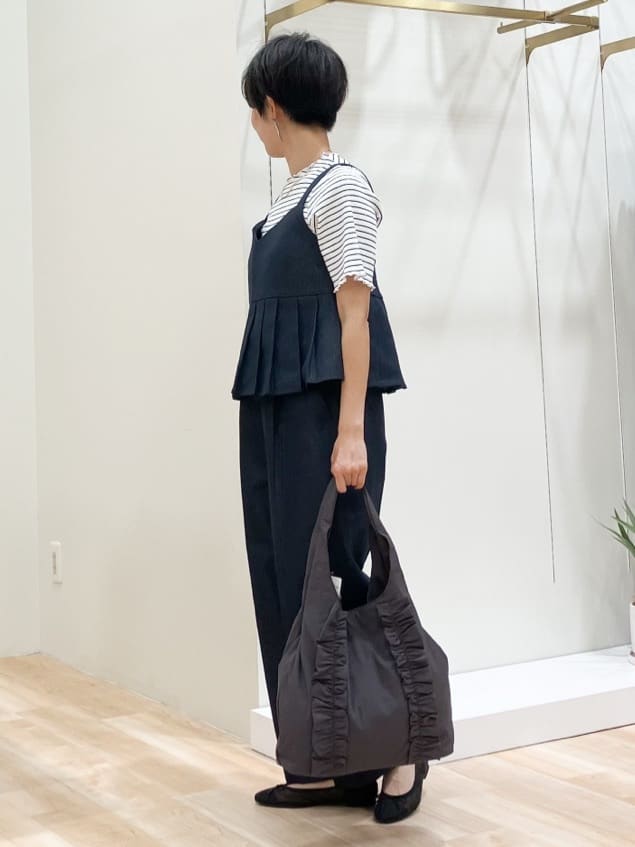 Keiさんの「grove｜【2点SET/体型カバー】夏から秋まで着まわせる！プリーツビスチェセットアップ」を使ったコーディネート